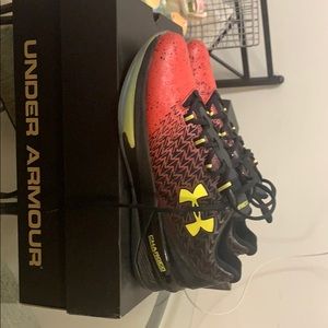 Men’s size 7 under Armour 2026 reunion sneakers